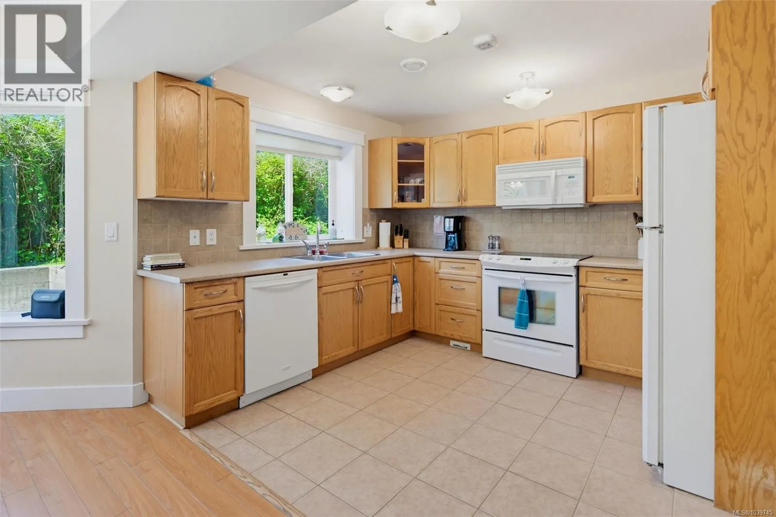 1922 Powliuk Cres