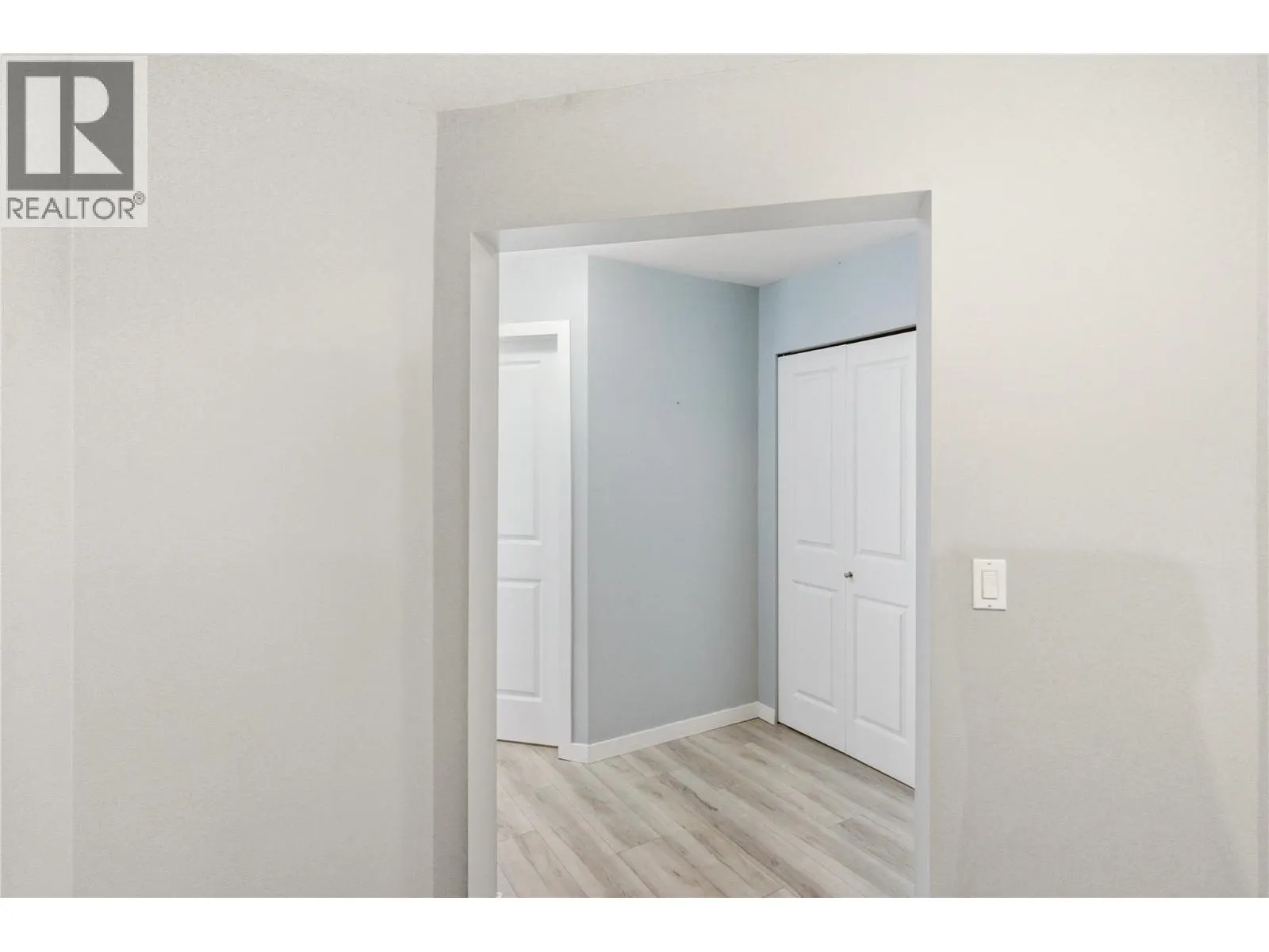 563 Yates Road Unit# 215