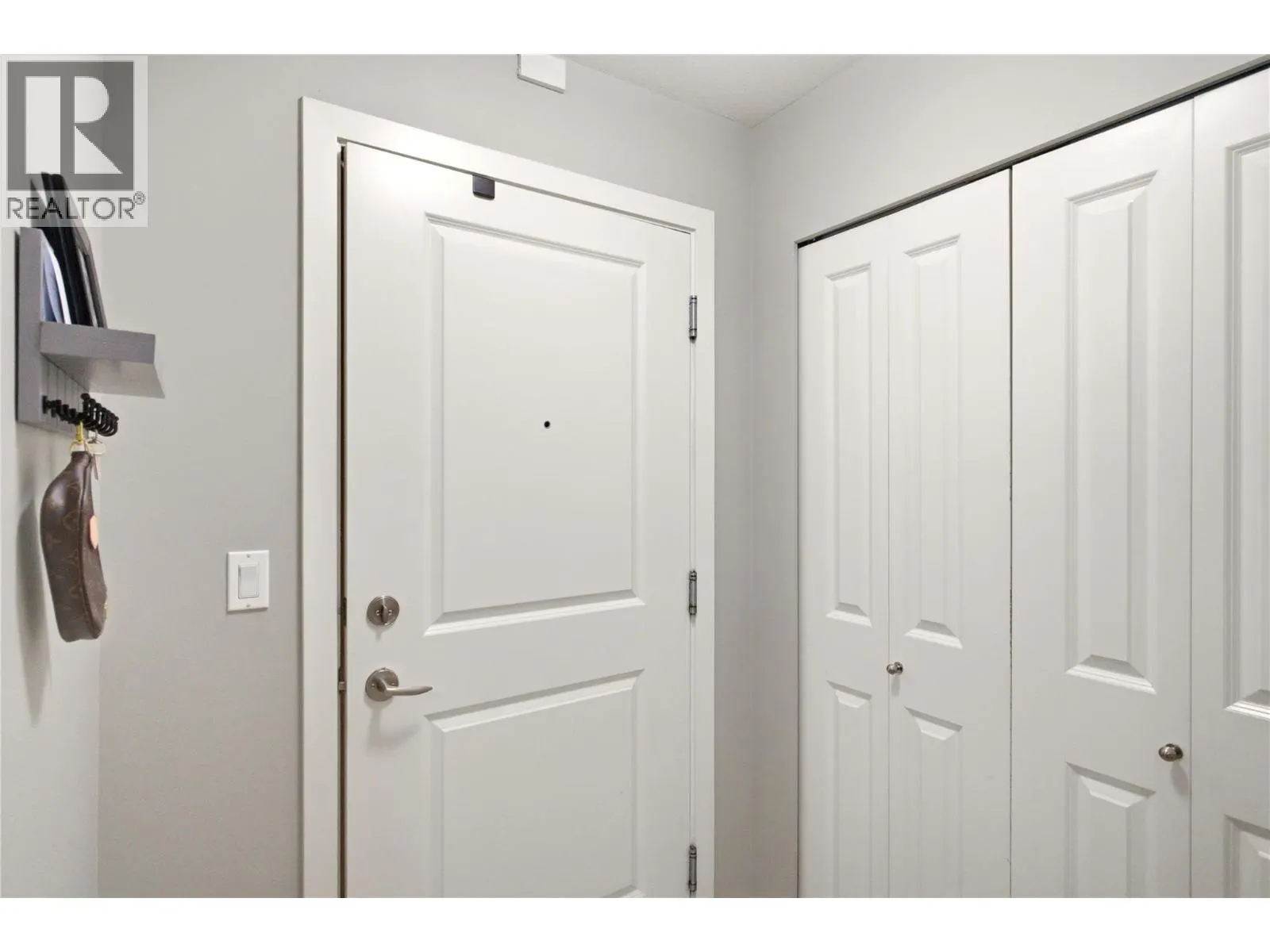 563 Yates Road Unit# 215