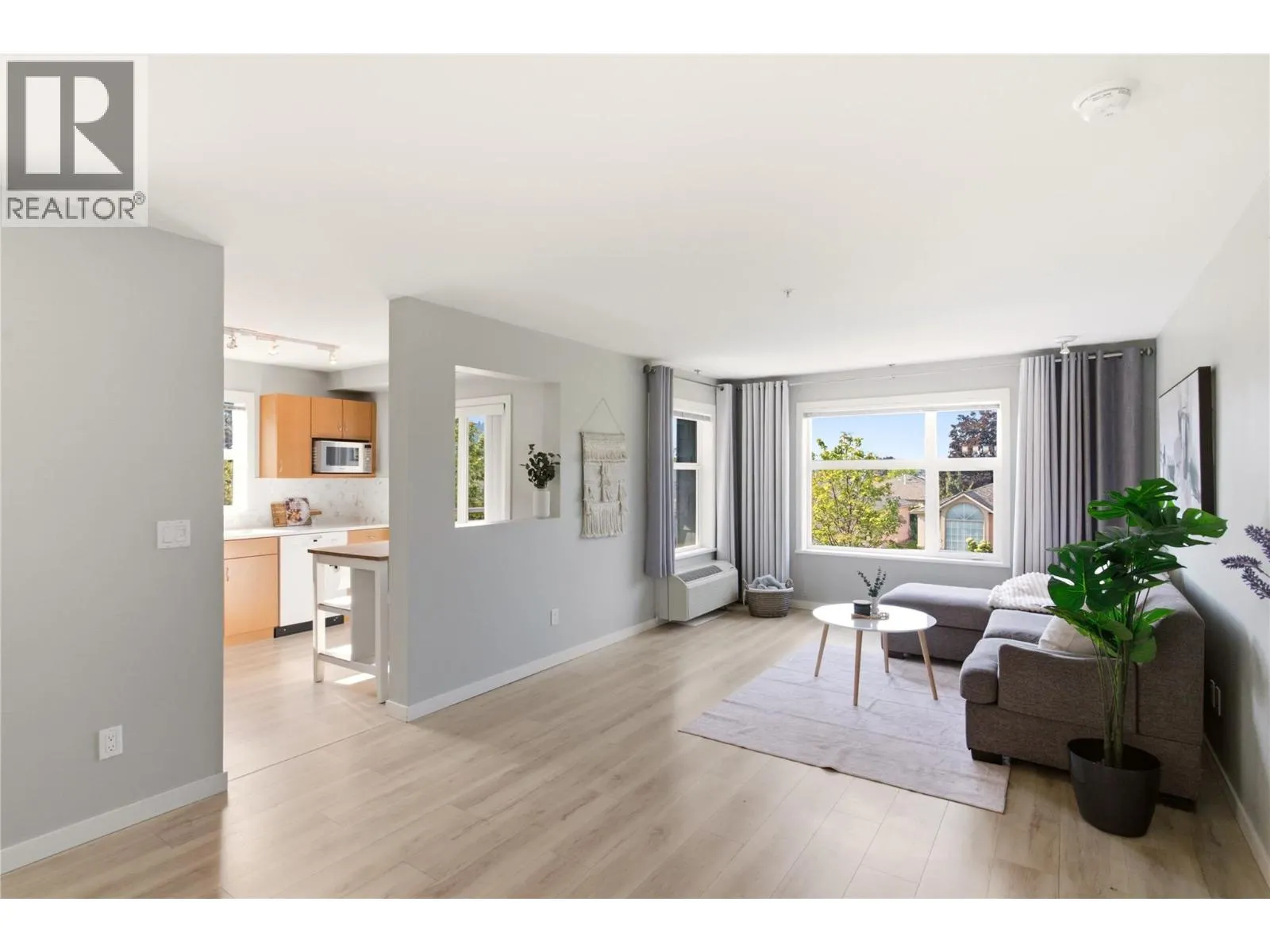 563 Yates Road Unit# 215
