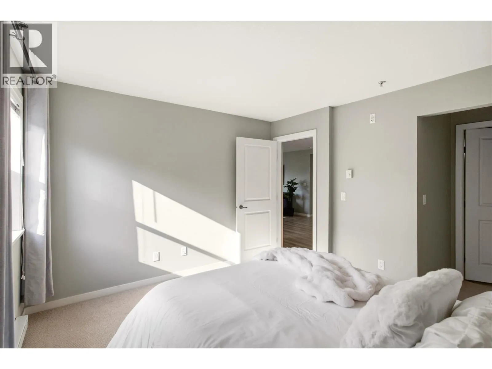 563 Yates Road Unit# 215
