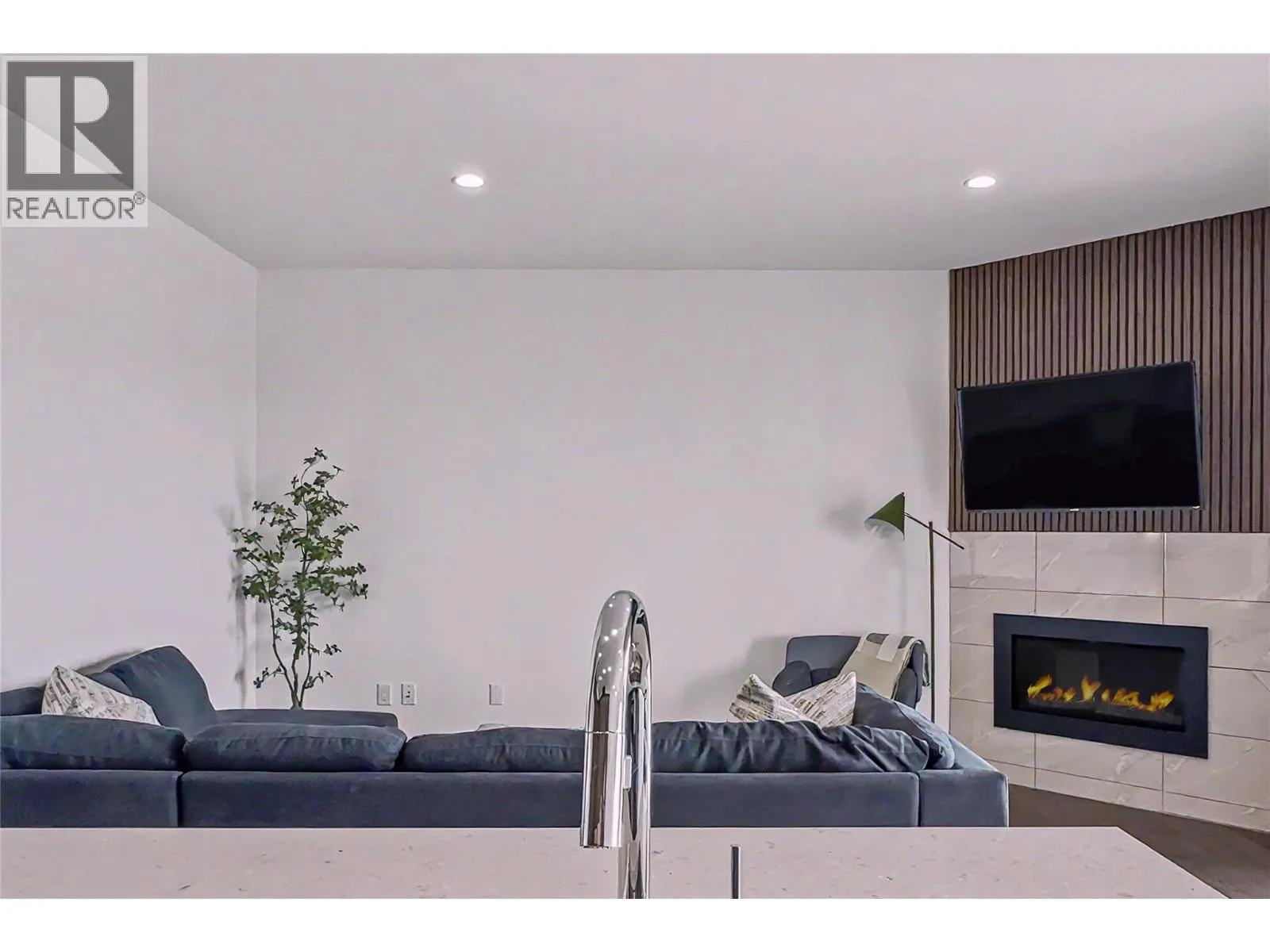 3075 Vint Road Unit# 115