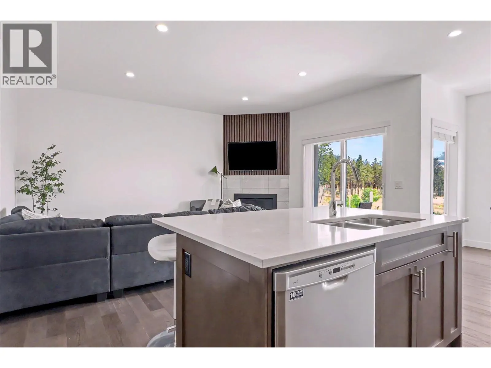 3075 Vint Road Unit# 115