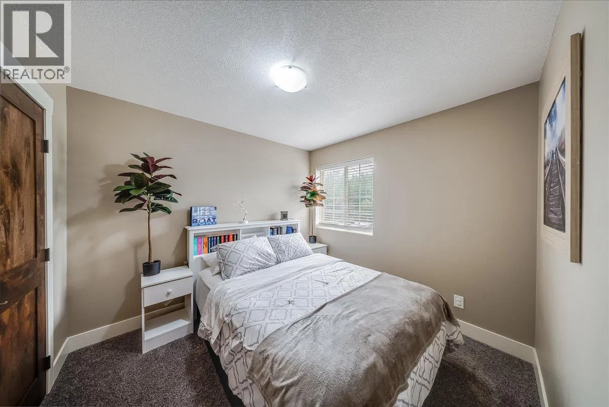 1021 BRIDGEVIEW Crescent