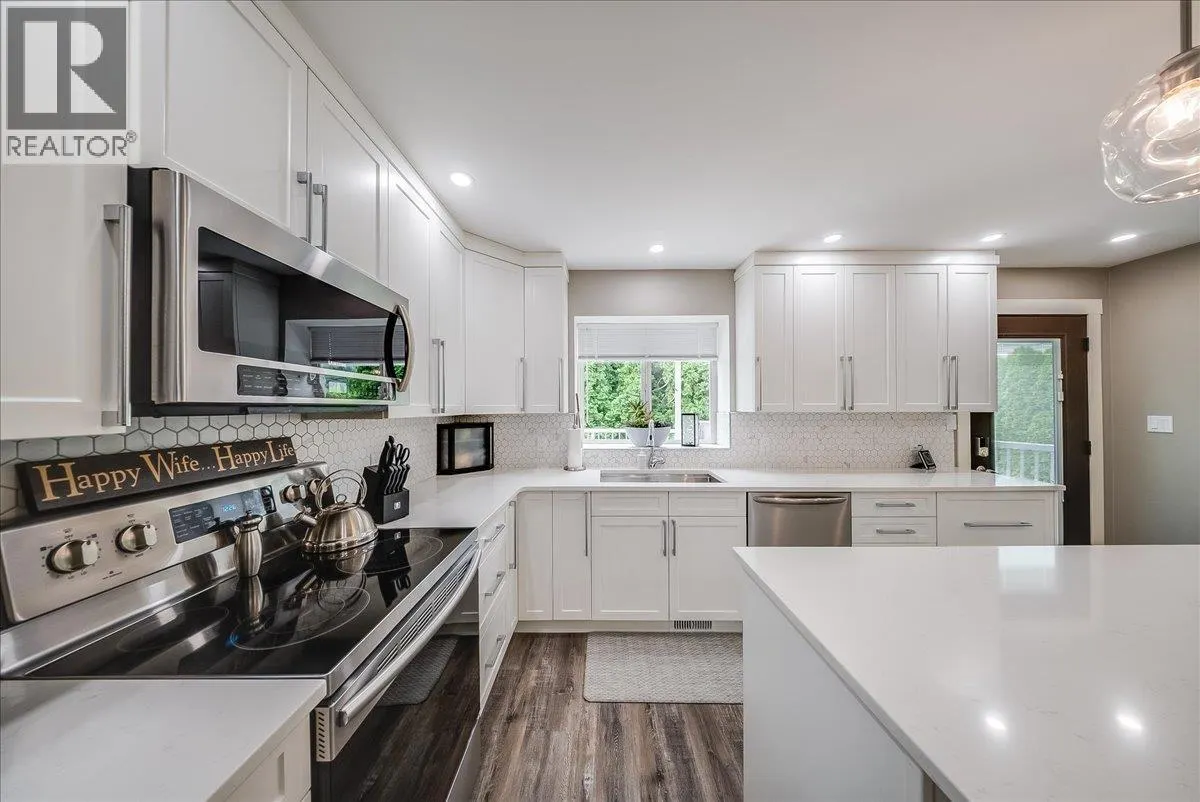 1021 BRIDGEVIEW Crescent