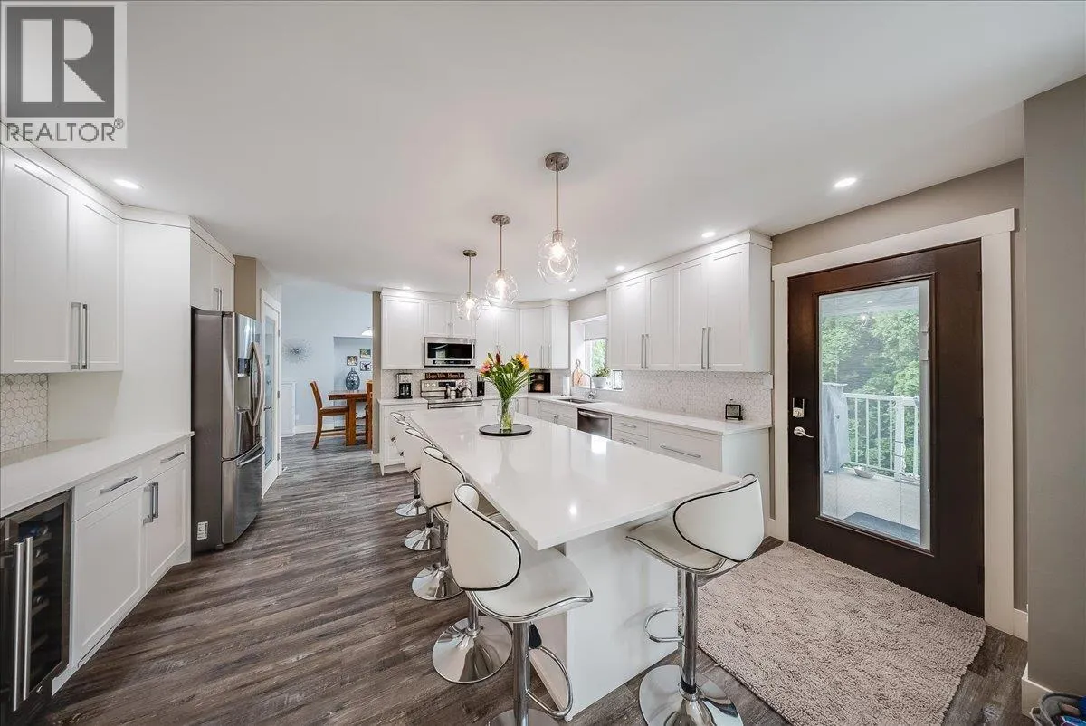 1021 BRIDGEVIEW Crescent