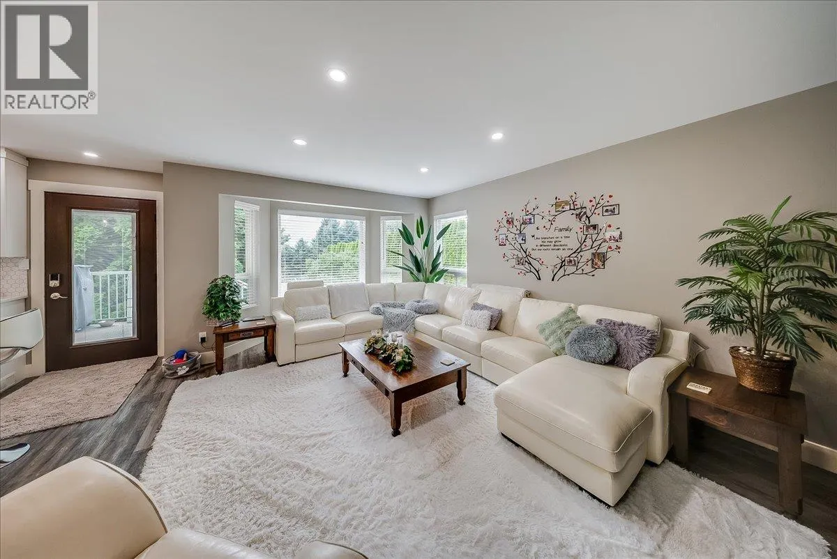 1021 BRIDGEVIEW Crescent