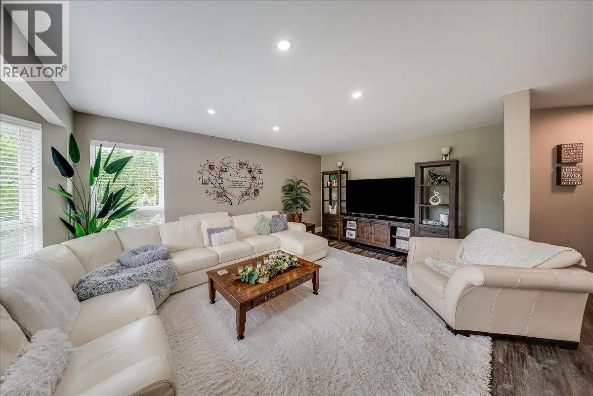 1021 BRIDGEVIEW Crescent