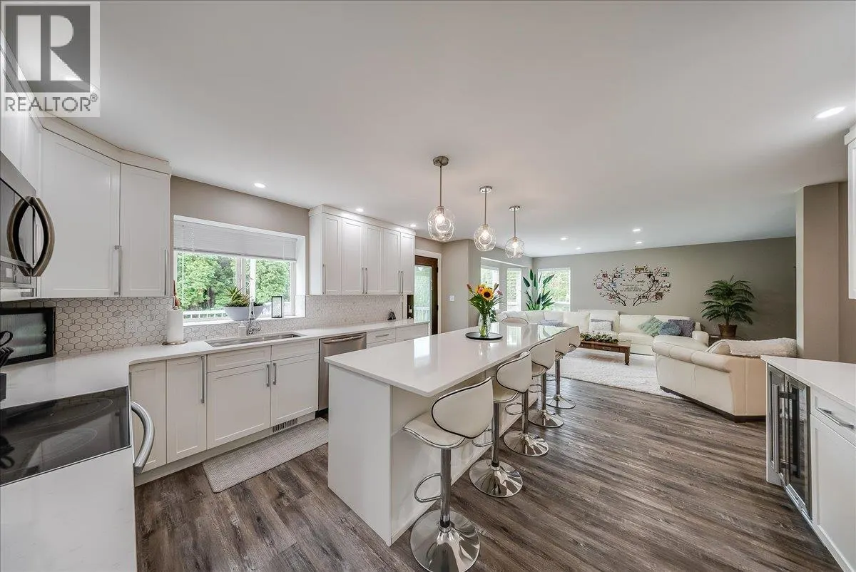 1021 BRIDGEVIEW Crescent
