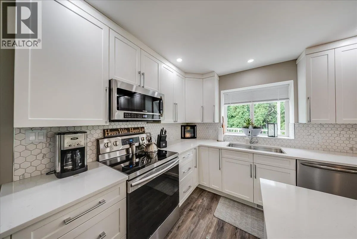 1021 BRIDGEVIEW Crescent