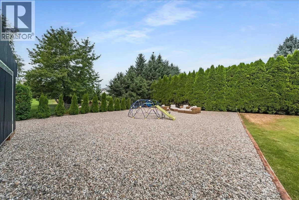 1021 BRIDGEVIEW Crescent