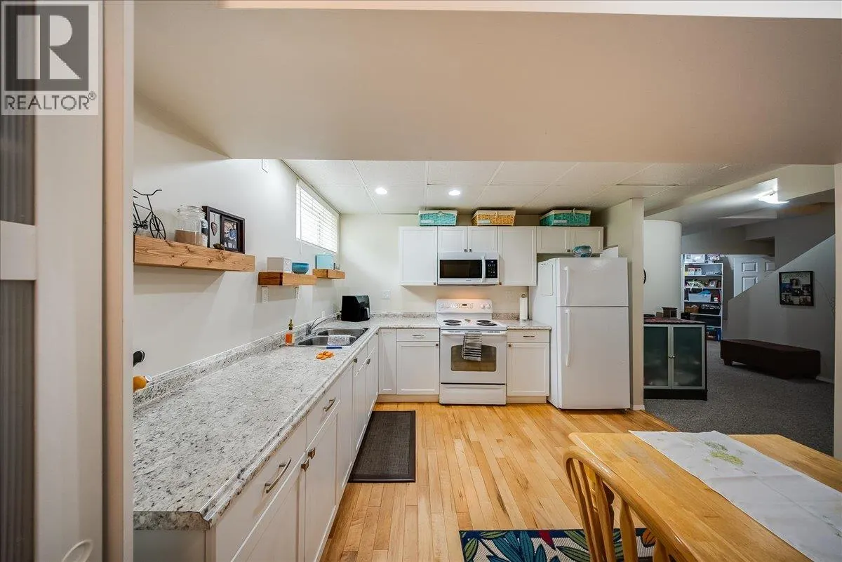 1021 BRIDGEVIEW Crescent