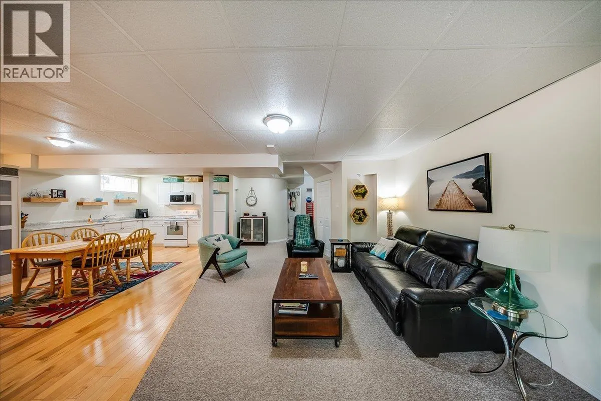 1021 BRIDGEVIEW Crescent