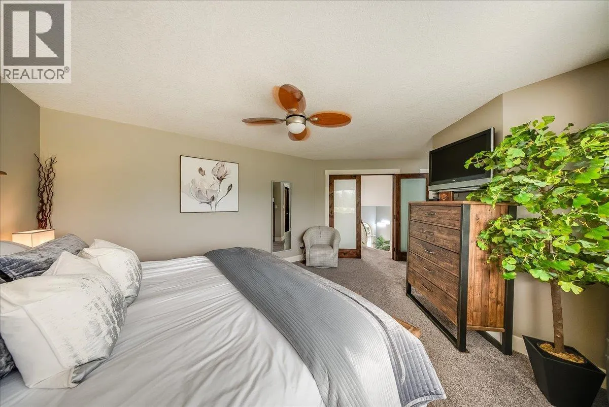 1021 BRIDGEVIEW Crescent