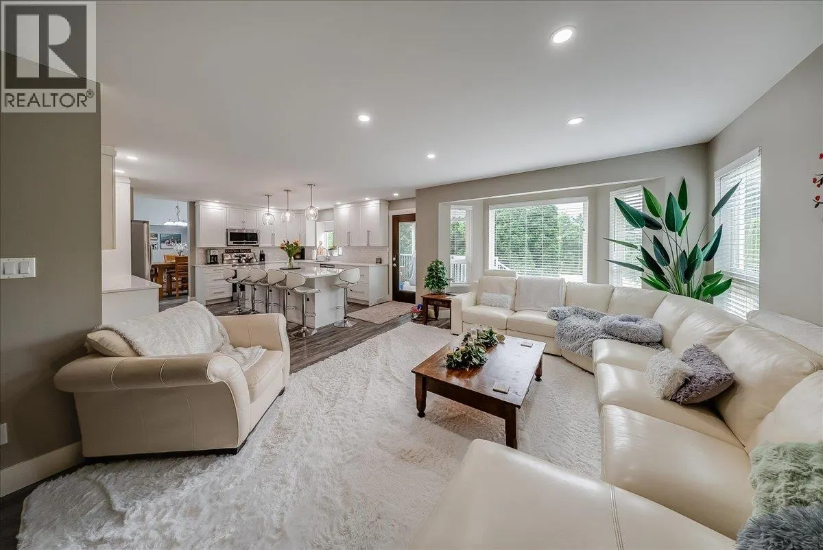 1021 BRIDGEVIEW Crescent