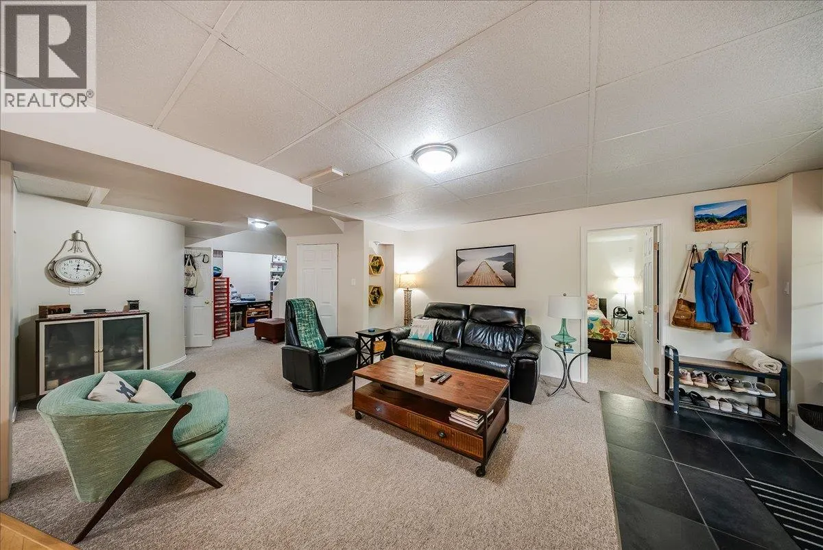 1021 BRIDGEVIEW Crescent