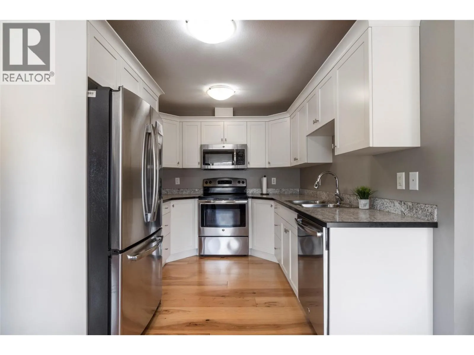 1449 1 Avenue NE Unit# 404