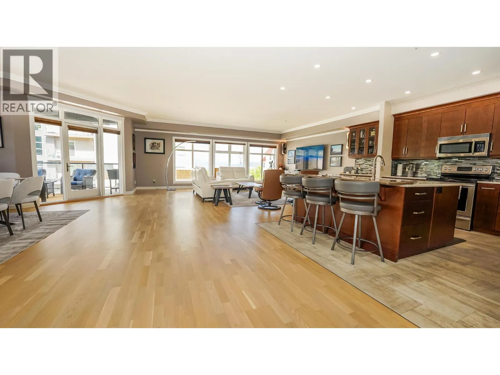 160 Harbourfront Drive Unit# 302
