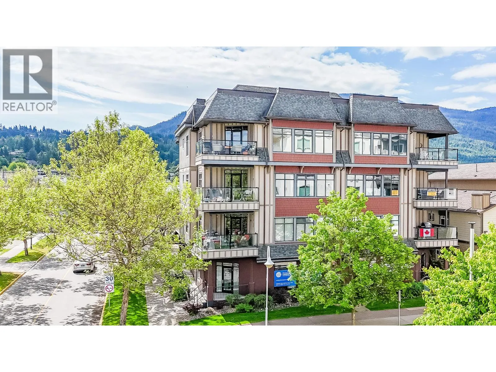 160 Harbourfront Drive Unit# 302