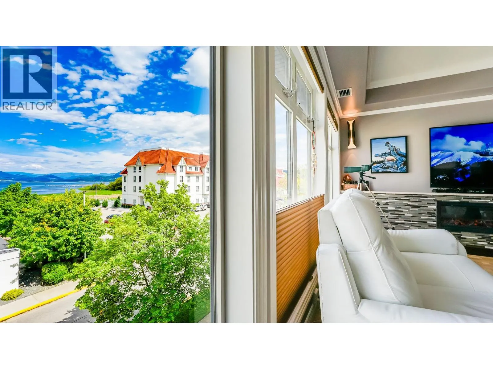 160 Harbourfront Drive Unit# 302