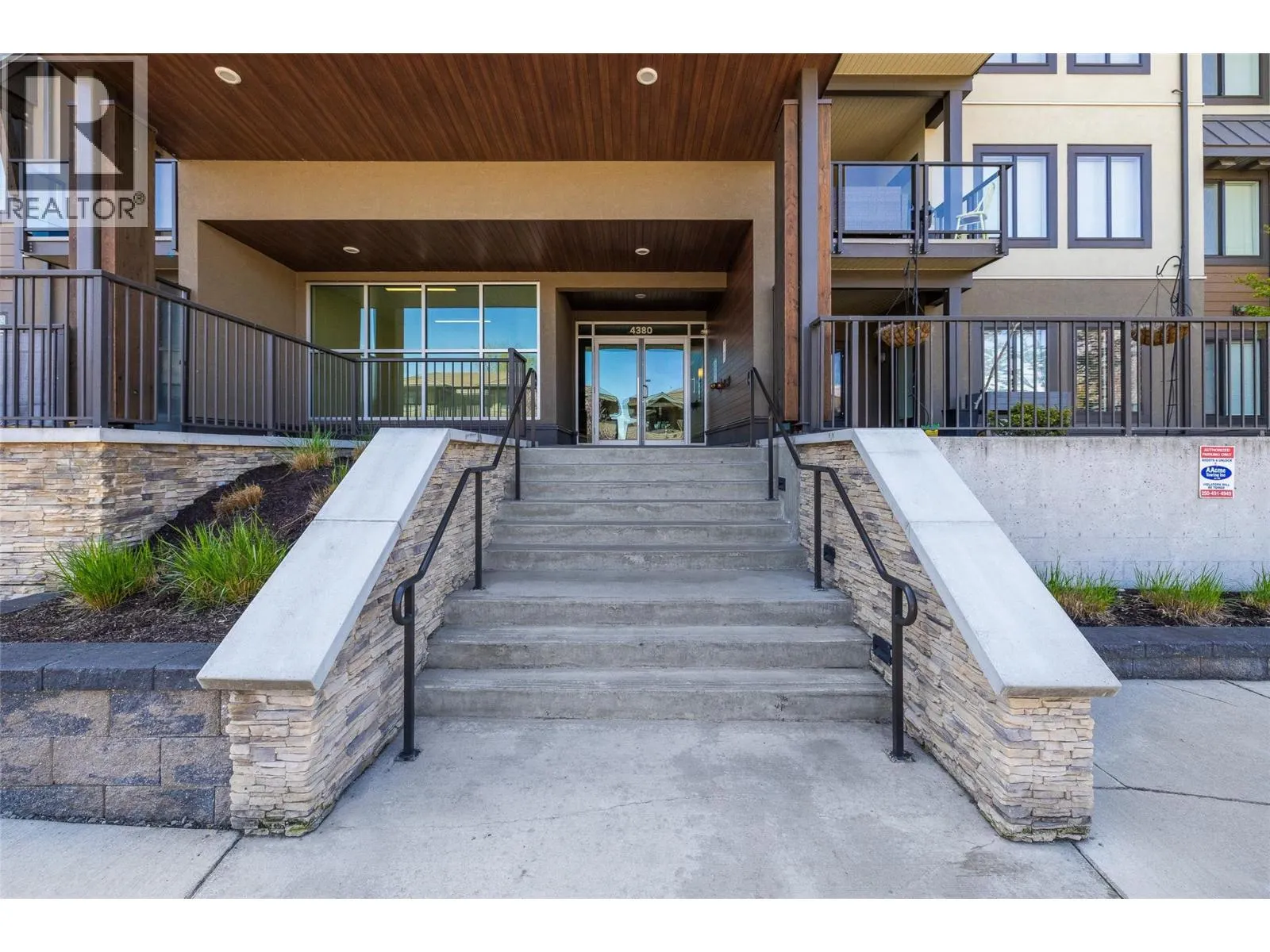 4380 Lakeshore Road Unit# PH21