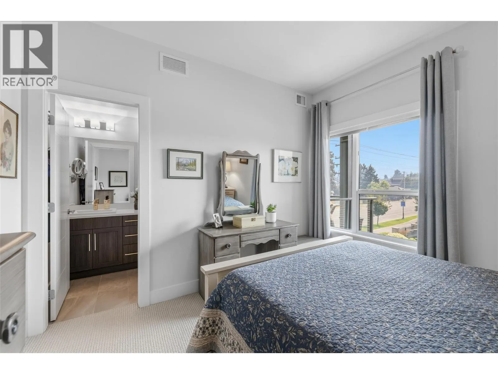 4380 Lakeshore Road Unit# PH21