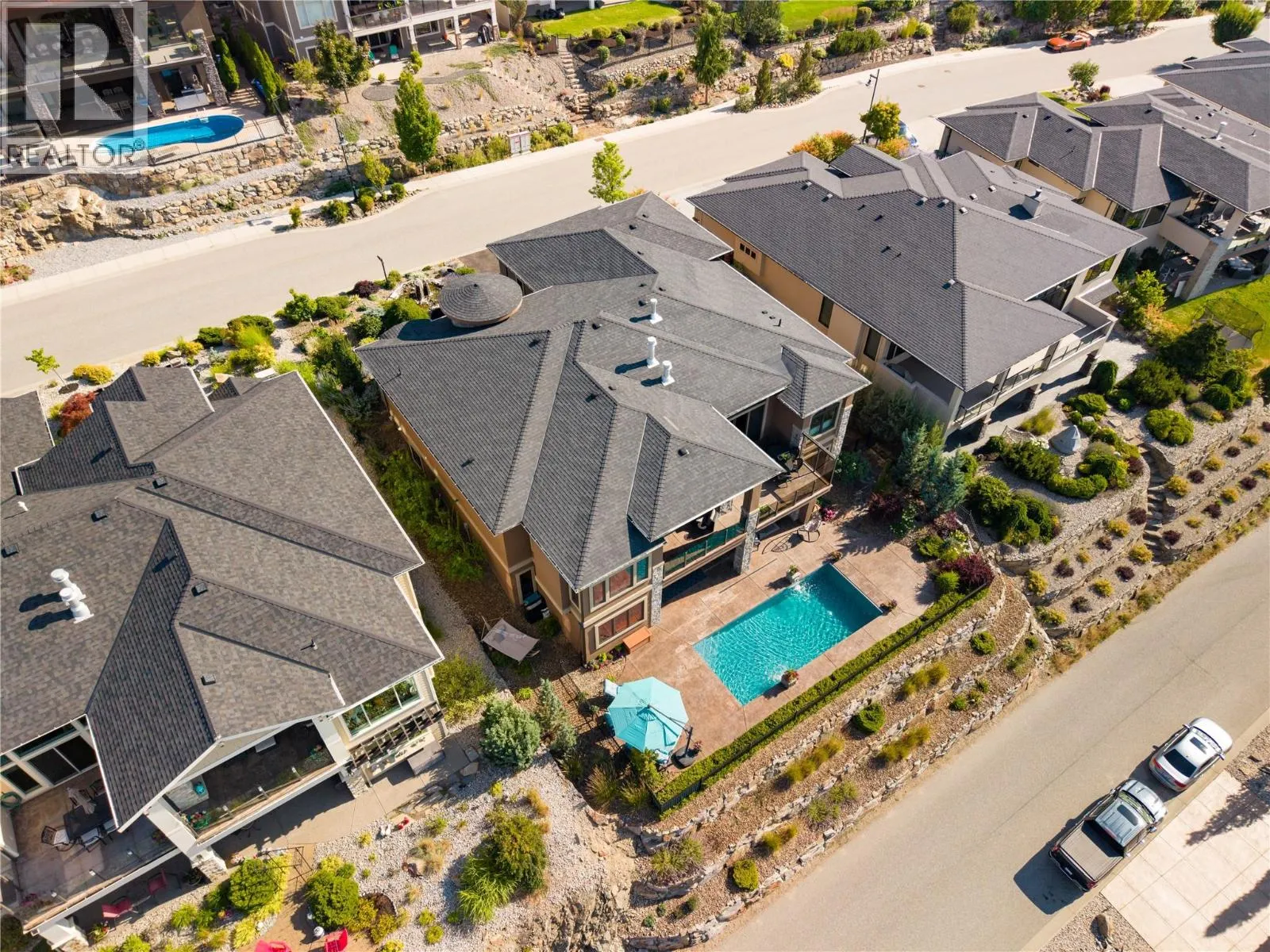 954 Hewetson Avenue