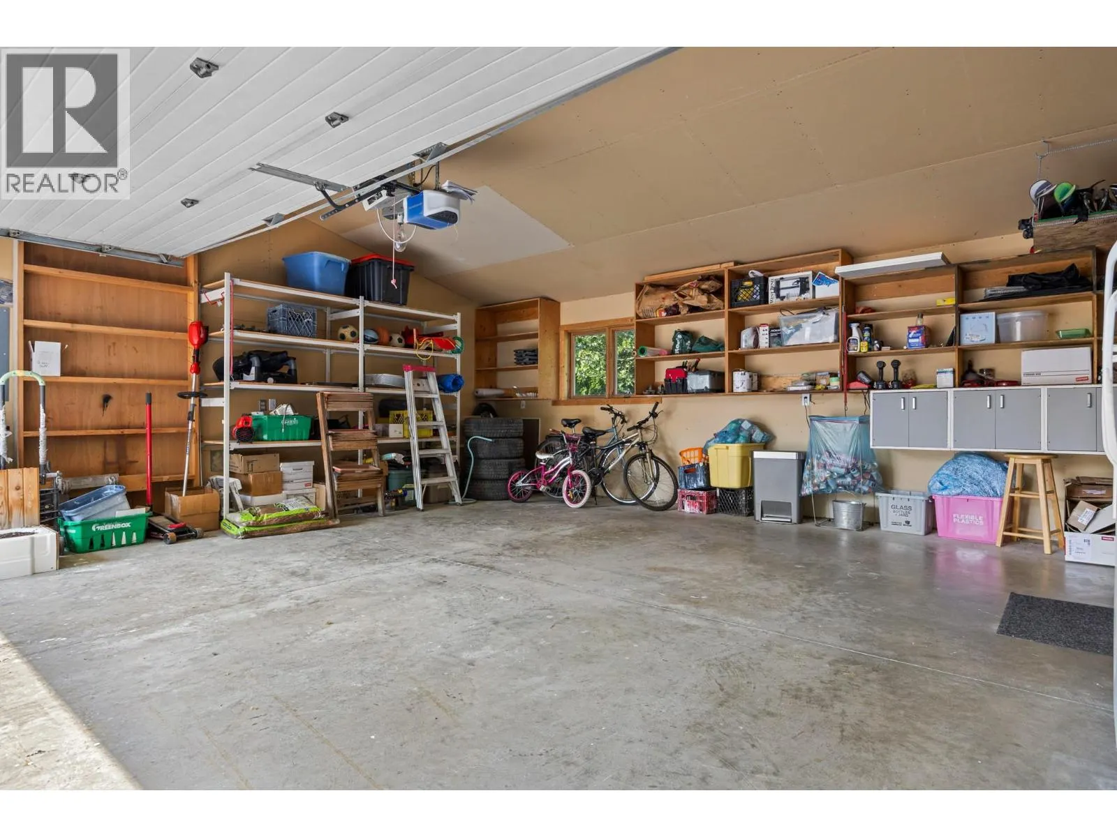 2735 Northview Place
