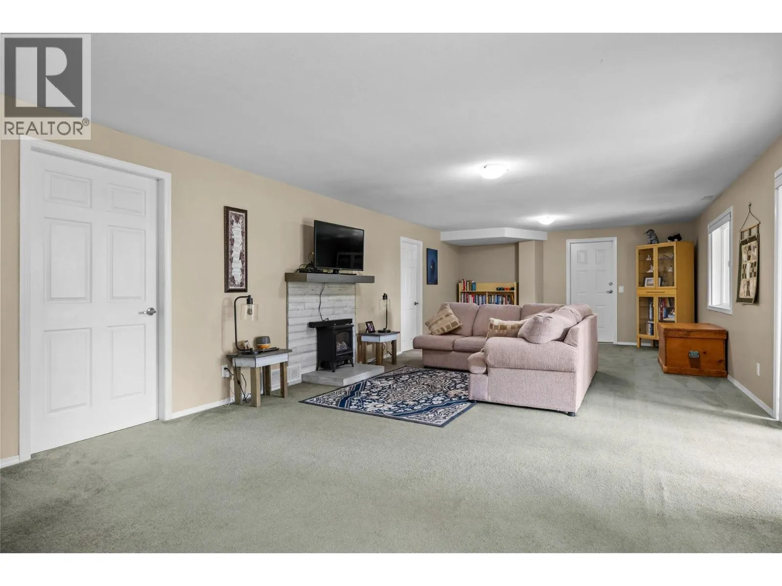 2735 Northview Place