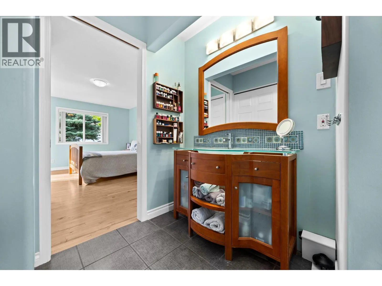 2735 Northview Place