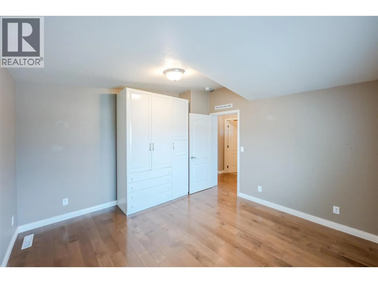 8300 GALLAGHER LK FRONTAGE Road Unit# 7