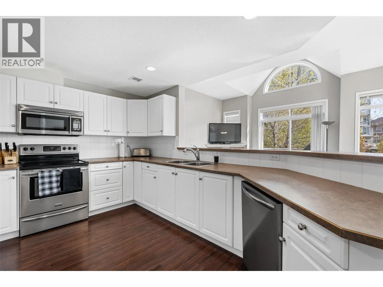 1088 Sunset Drive Unit# 246
