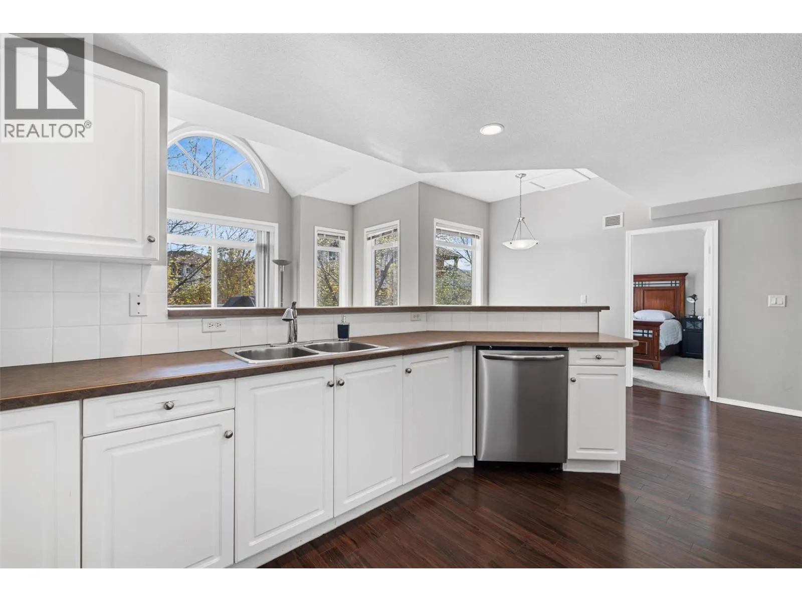 1088 Sunset Drive Unit# 246