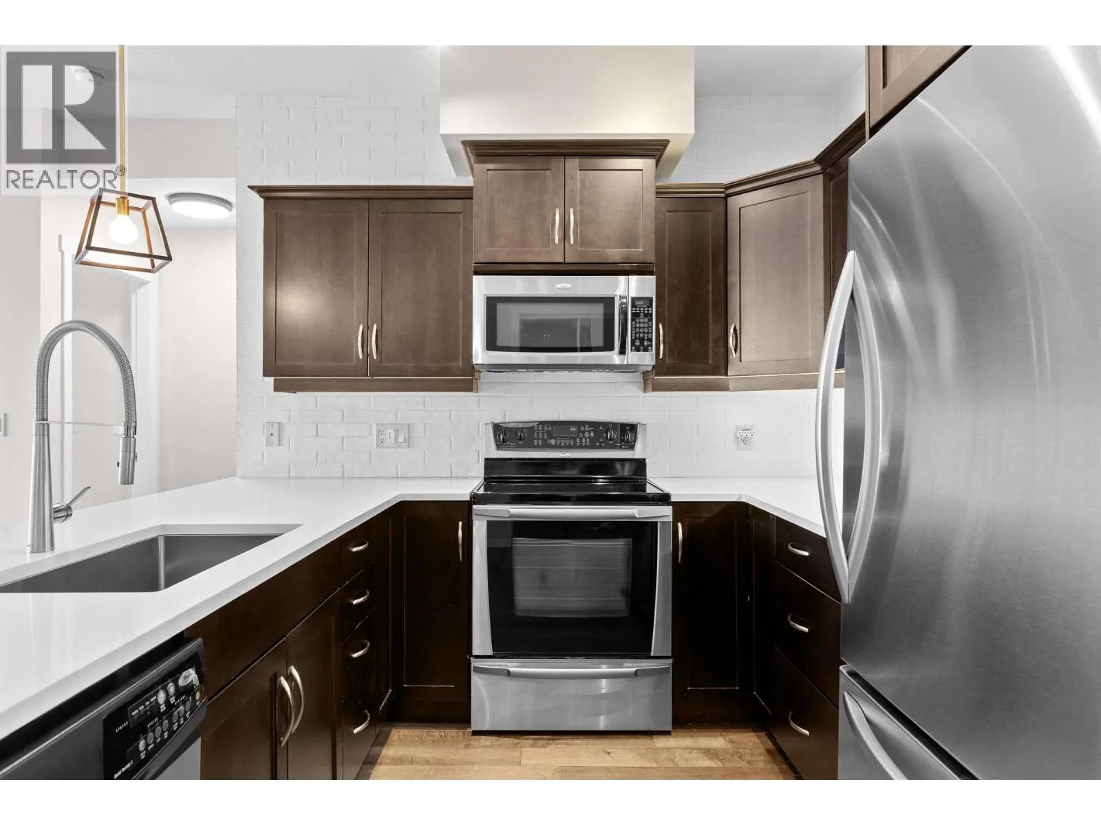 3735 Casorso Road Unit# 302