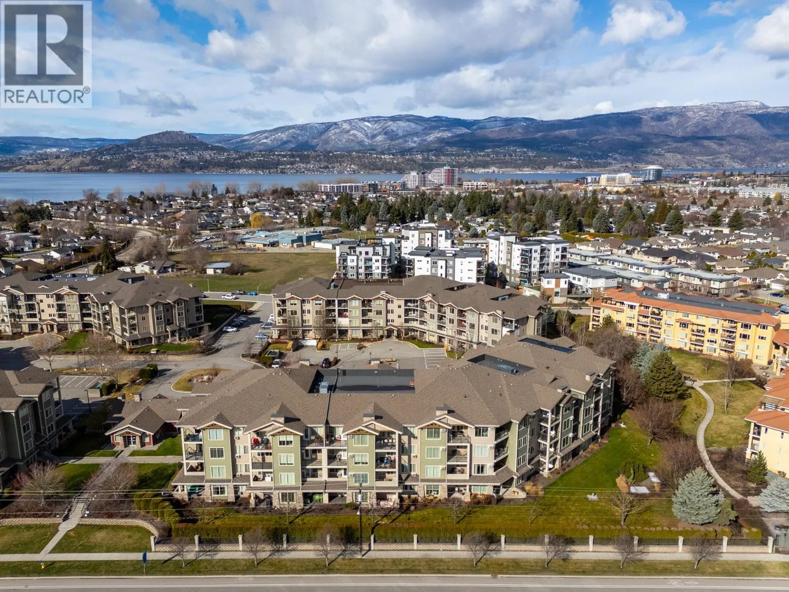 3735 Casorso Road Unit# 302