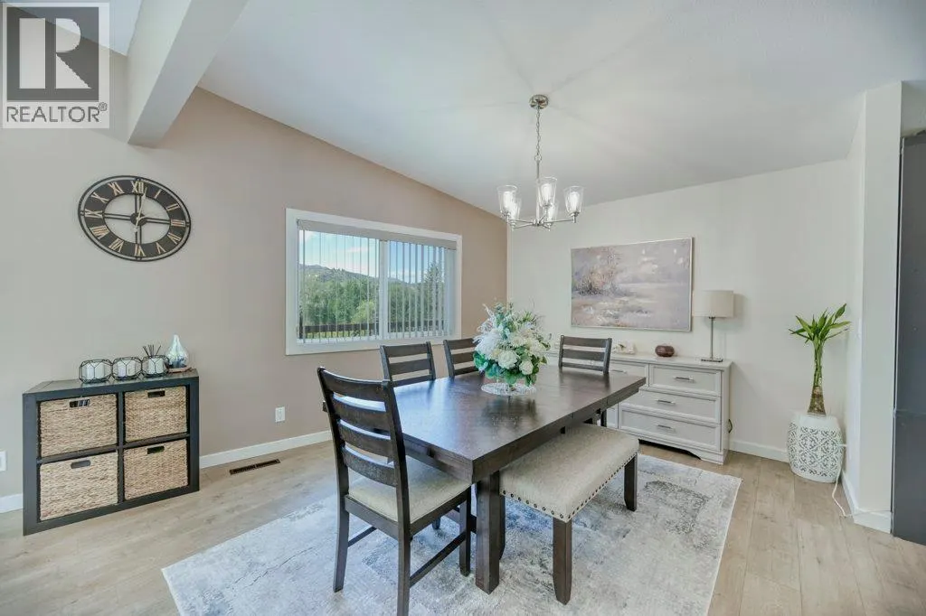 7562 CREST-A-WAY Road
