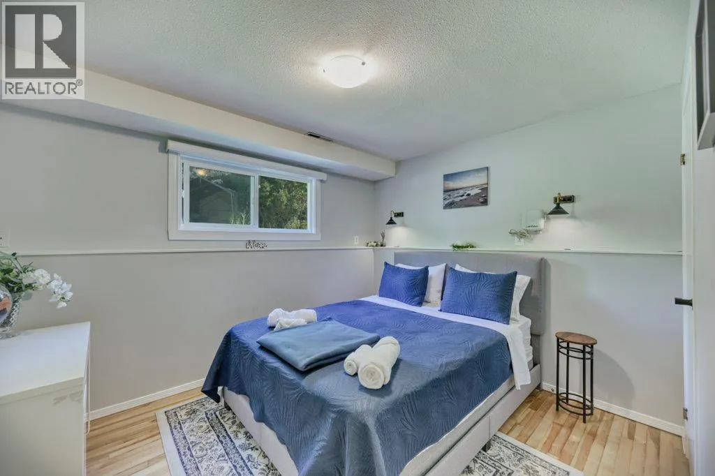 7562 CREST-A-WAY Road