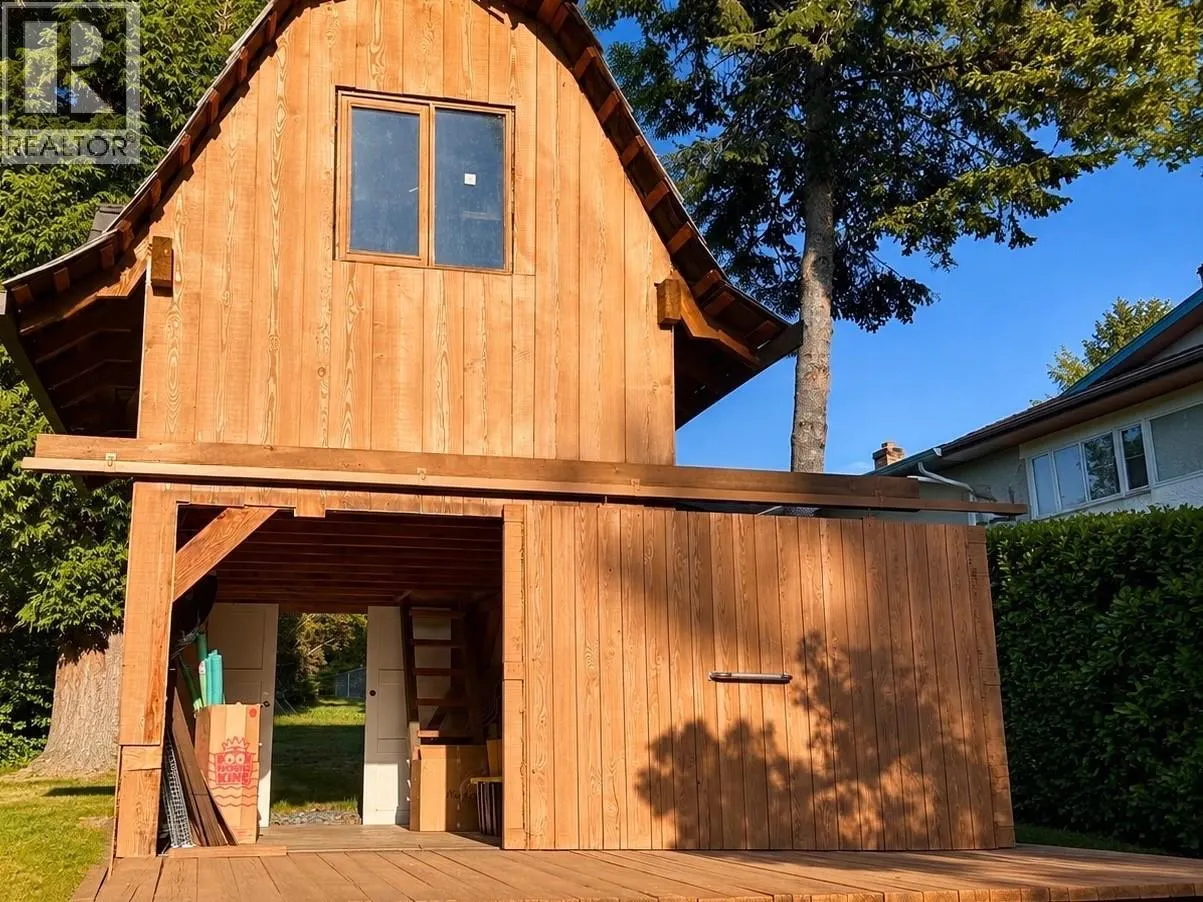 7562 CREST-A-WAY Road