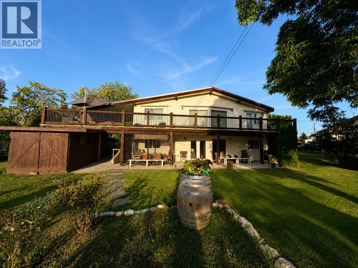 7562 CREST-A-WAY Road