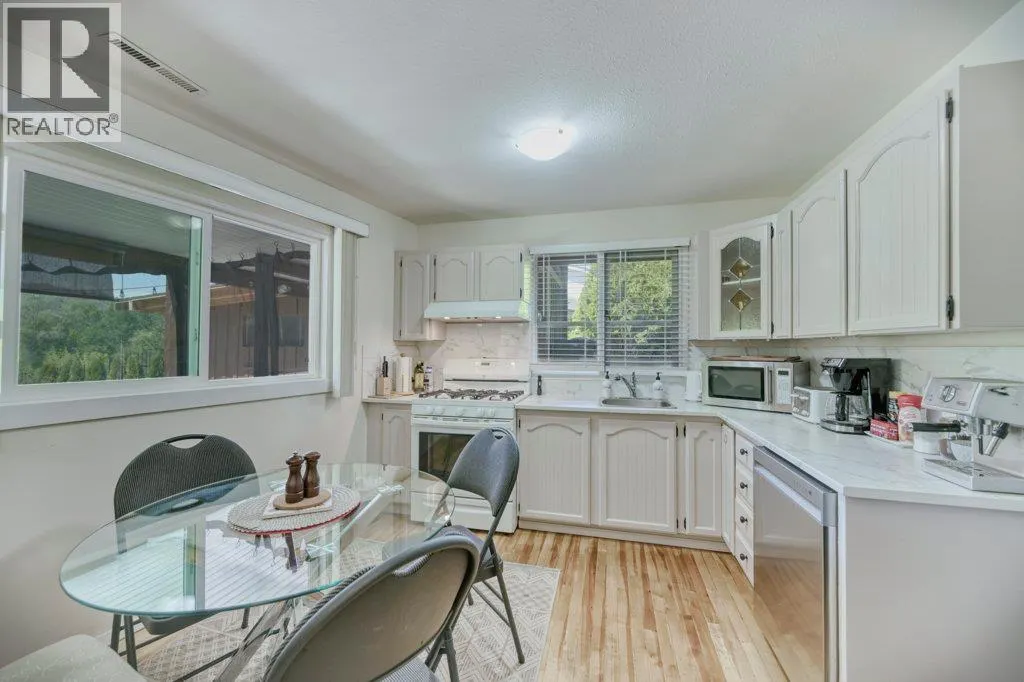 7562 CREST-A-WAY Road