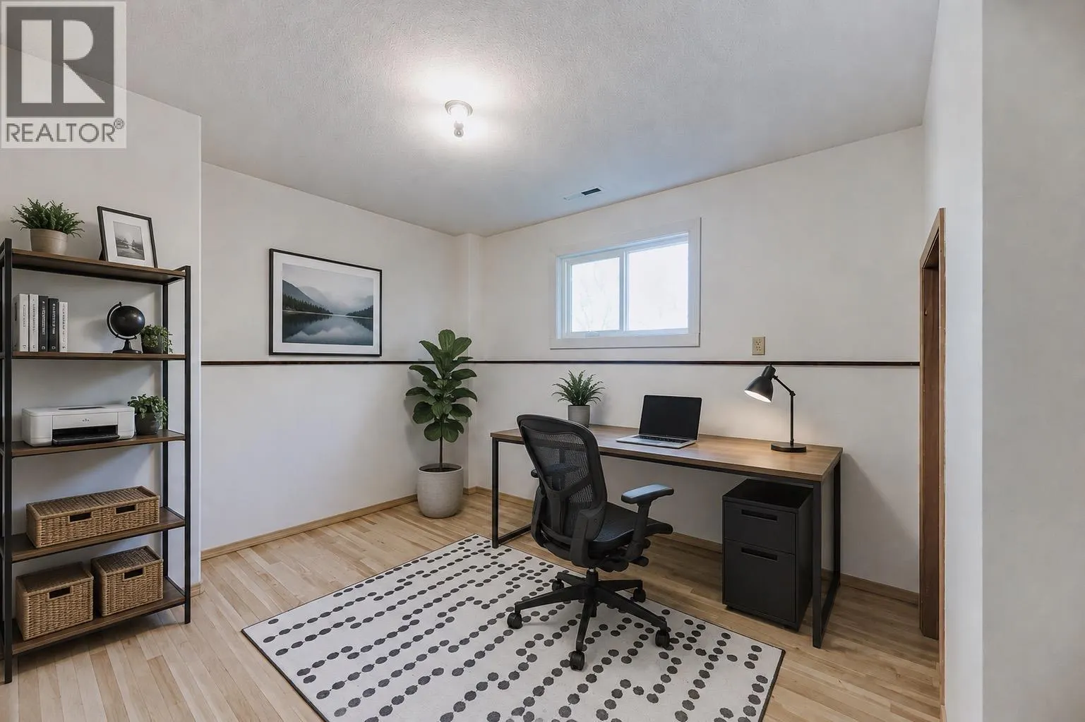 7562 CREST-A-WAY Road