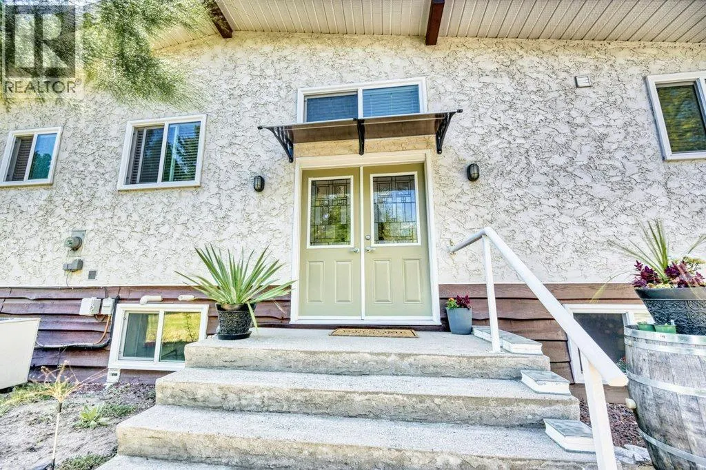 7562 CREST-A-WAY Road
