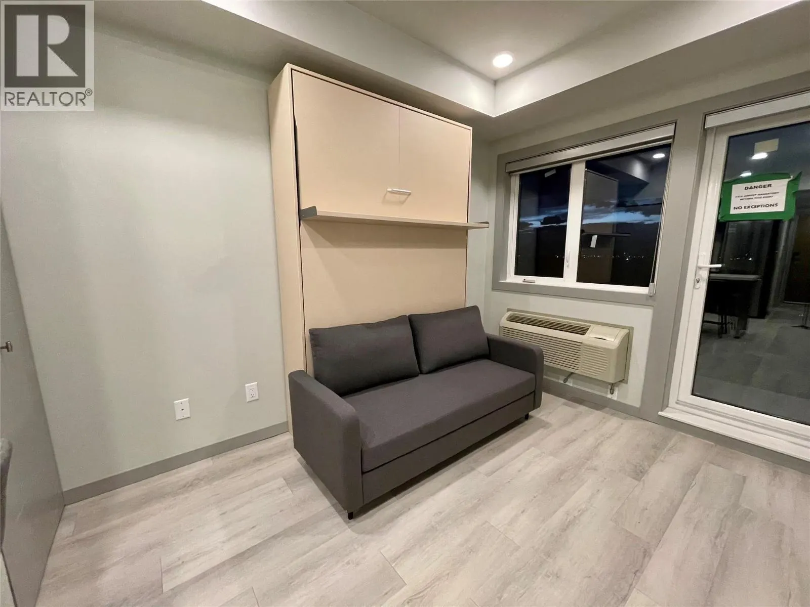 345 Dougall Road N Unit# 206