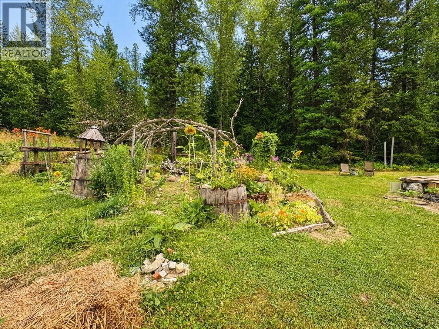 3233 Mabel Lake Road