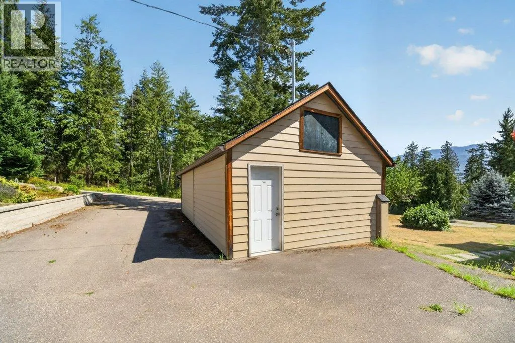 411 Christison Road SW
