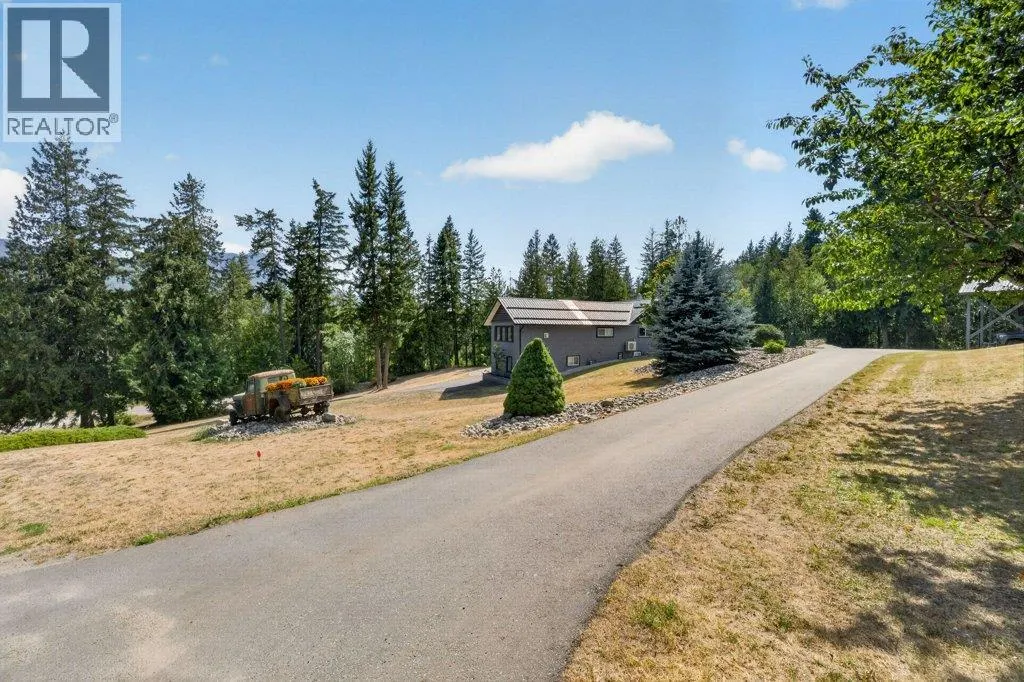 411 Christison Road SW