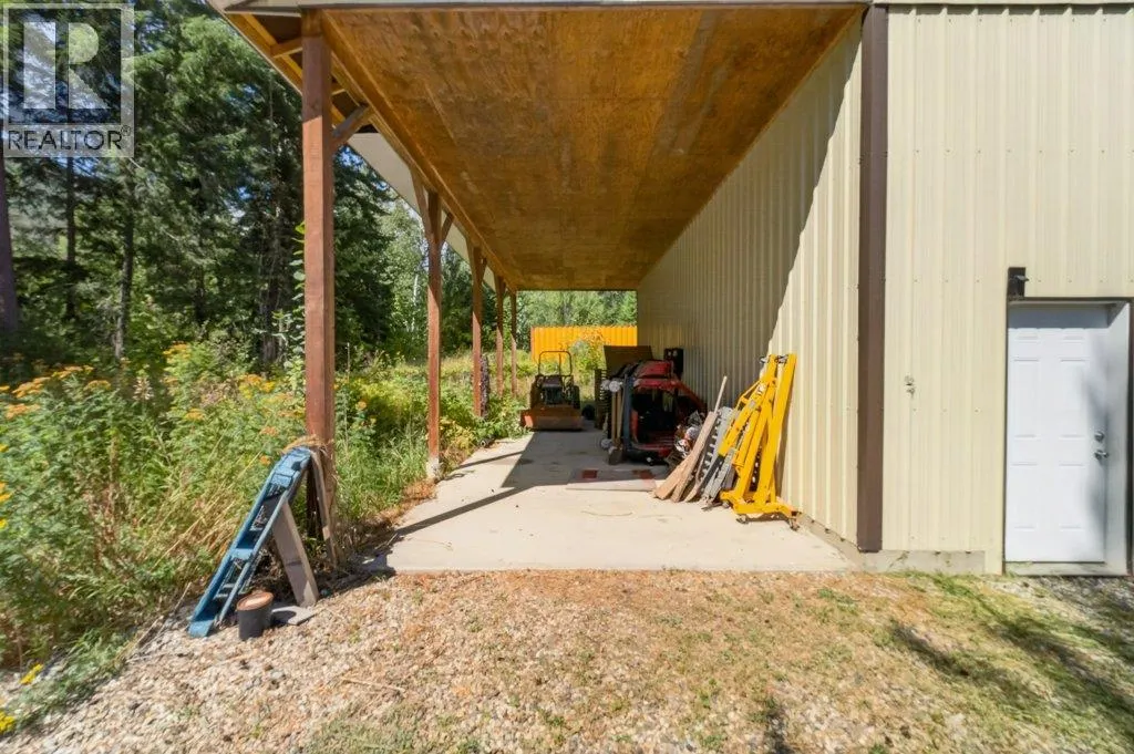 411 Christison Road SW