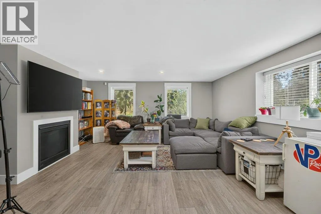 411 Christison Road SW