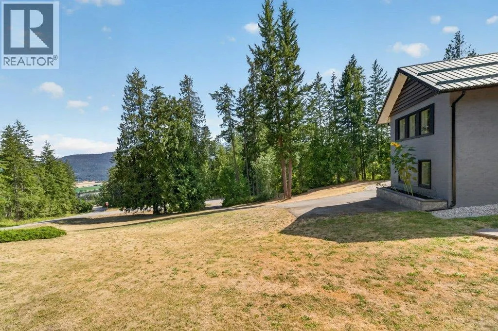 411 Christison Road SW