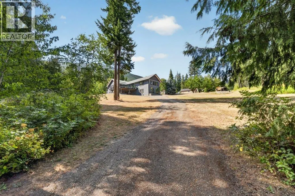 411 Christison Road SW
